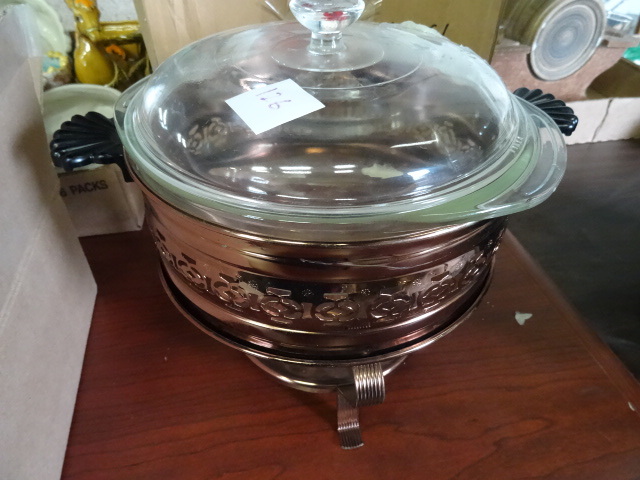 lot 126 image: Pyrex Chaffing Pan Set