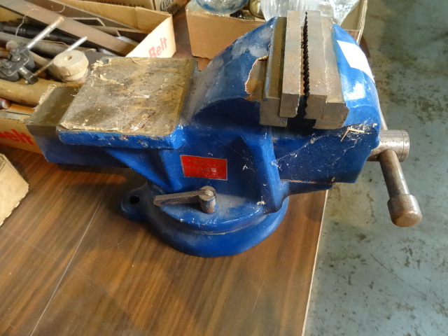 Swordfish Brand Bench Vise 4" | K &amp; C Auctions Norwood 11 