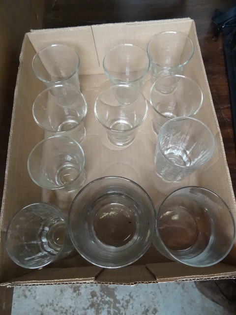 lot 200 image: Misc Glasses