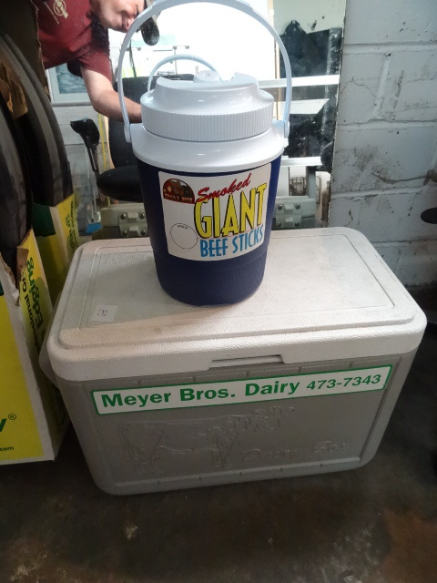 lot 212 image: Coleman Milk Cooler