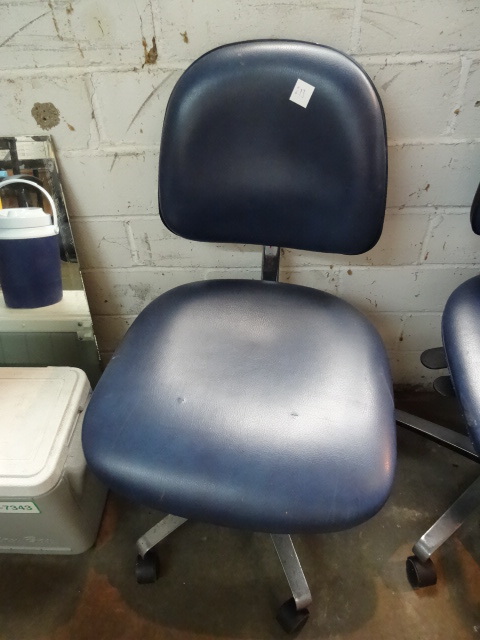 lot 213 image: Office Chair On Wheels