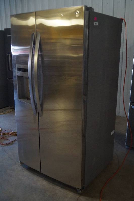 LG Refrigerator/Freezer Model # Lsc27925st  Moorhead 