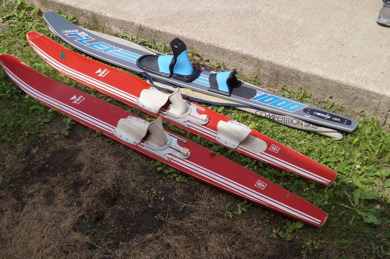 lot 35 image: Water Skis