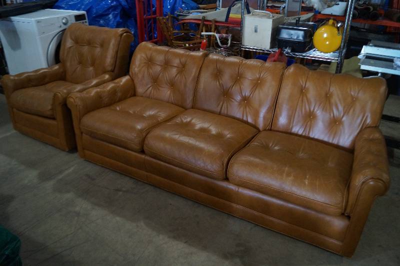 lot 54 image: Leather Couch & Arm Chair