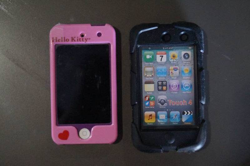 lot 10 image: Ipod Touch 4