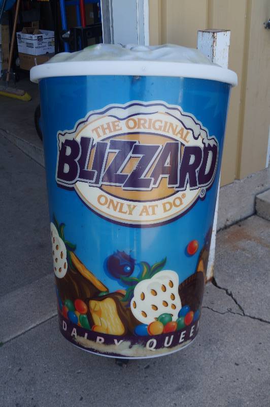 lot 20 image: DQ Blizzard Cup Sign
