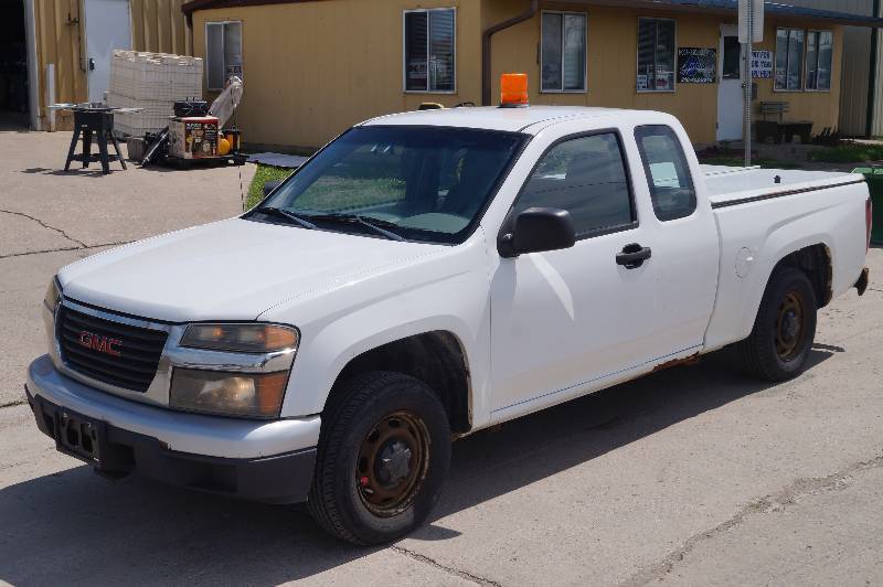 lot 22 image: 2004 GMC Canyon