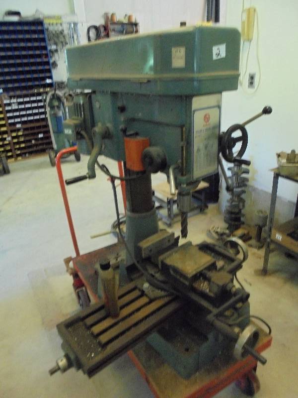 Rong Fu Drilling & Milling Machine