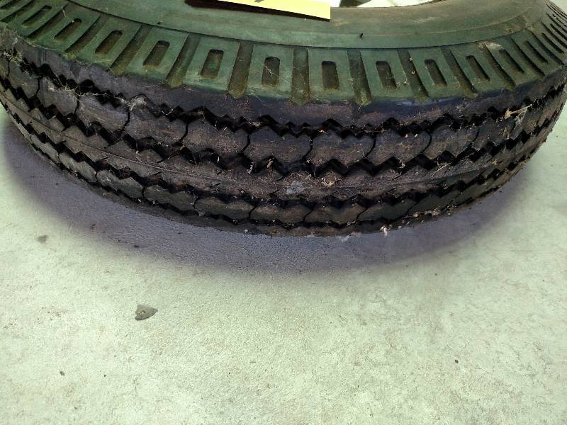 lot 11 image: Trailer Tire, 7.00-15 on 5 Bolt Ri...