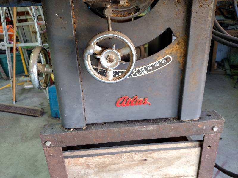 lot 24 image: Atlas 10 Tilting Arbor Table Saw, ...