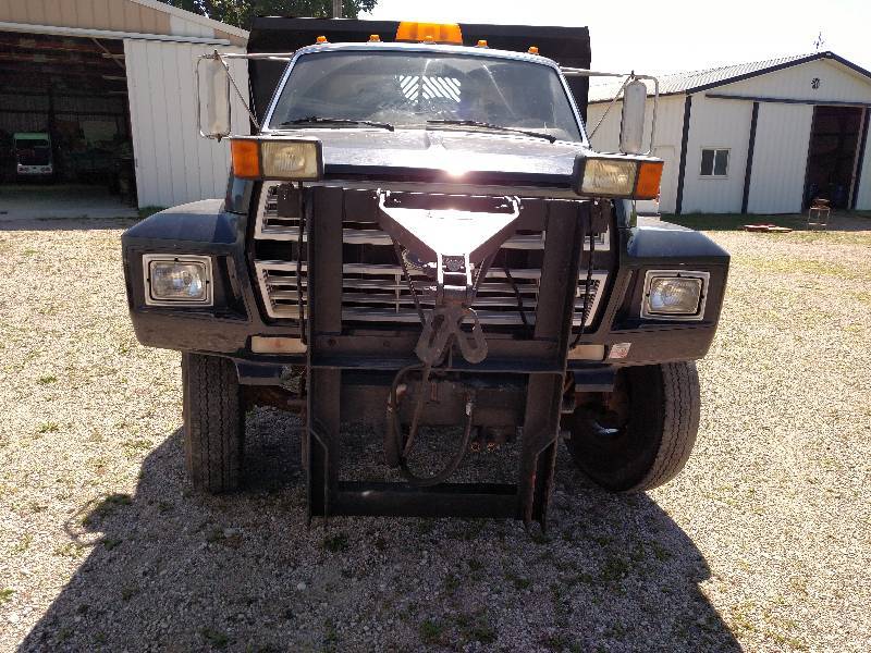 lot 4 image: 1990 Ford F700 Dump Truck, 7.0 Lite...