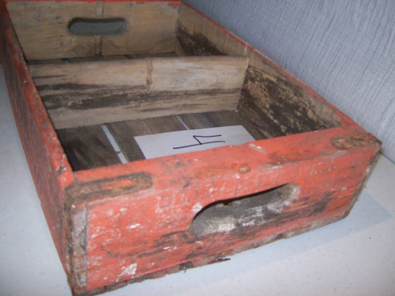 lot 41 image: Antique Crush crate