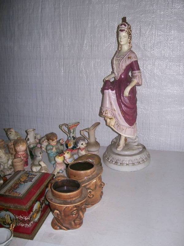 lot 54 image: misc Figurines & Ceramic lamp base