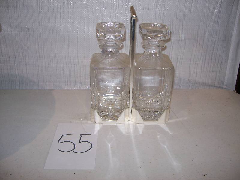 lot 55 image: glassware and decanter set
