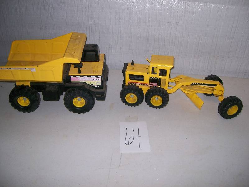 lot 64 image: metal Tonka toys