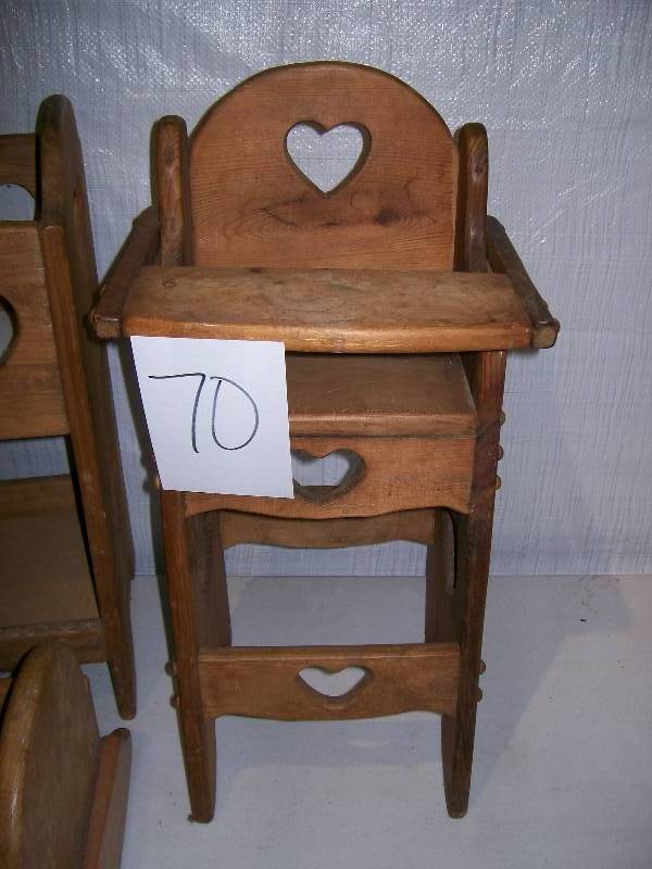lot 70 image: Wooden Doll Furniture