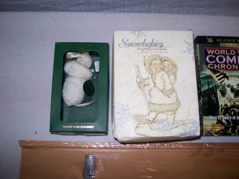 lot 83 image: Household Accents