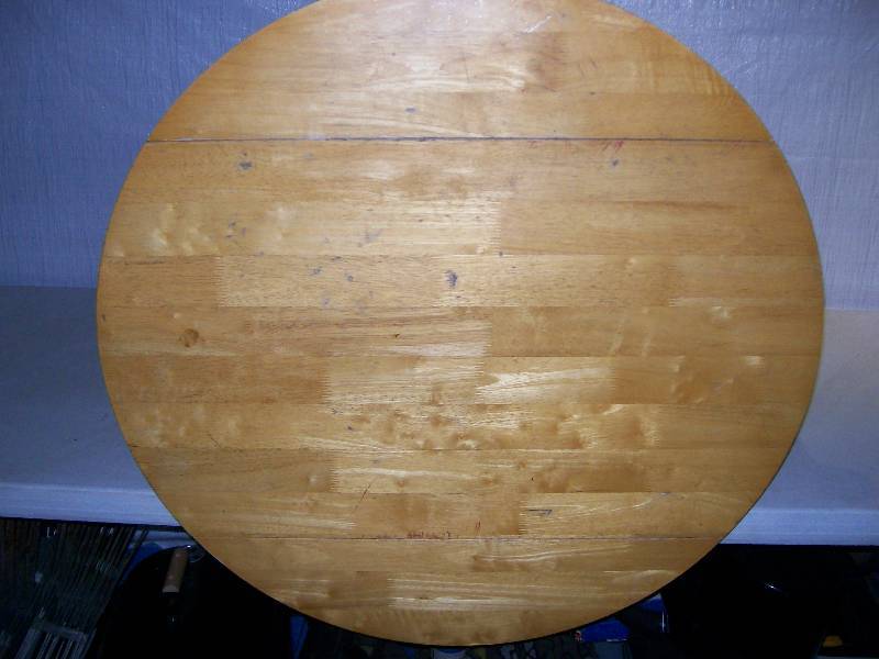 lot 86 image: Drop Leaf Maple table