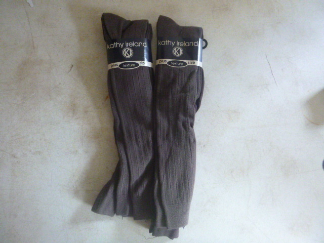 4 Pair of Kathy Ireland Plus Size Socks