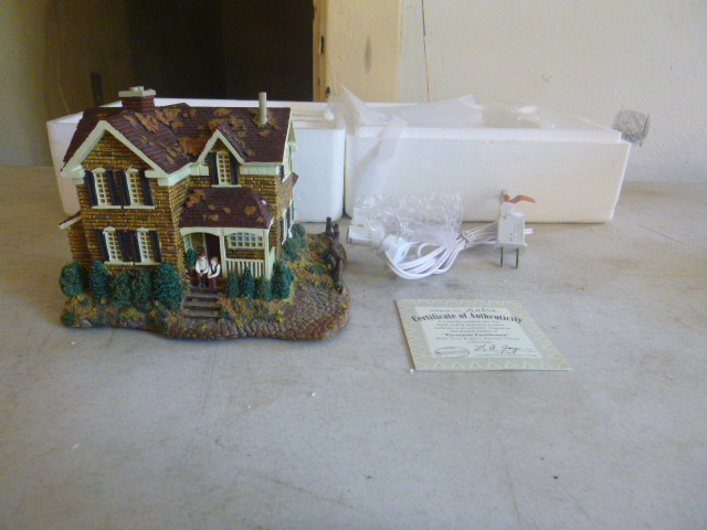 Hawthorne Village Riverside Farmhouse Sculpture