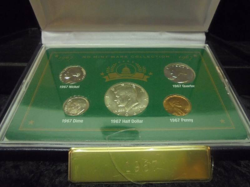 1967 No Mint Mark Collection in Display