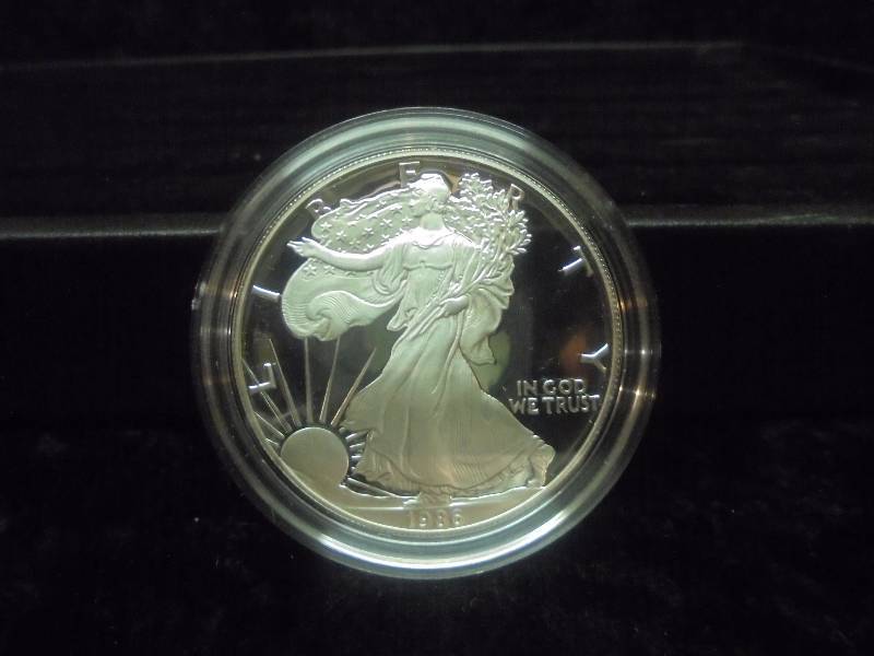 American Eagle 1 Oz Proof Silver Bullion Coin in Velvet Display