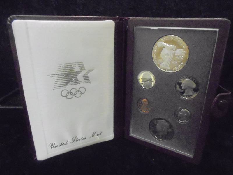 US Mint 1983 Prestige Set in Display