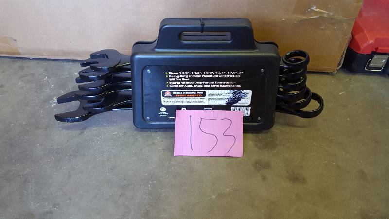 lot 153 image: 6-Pc. Jumbo Combination Wrench Set