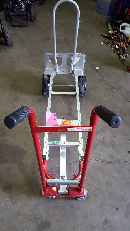 lot 120 image: Milwaukee 1,000 lb. Capacity 4-in-1 Hand Truck