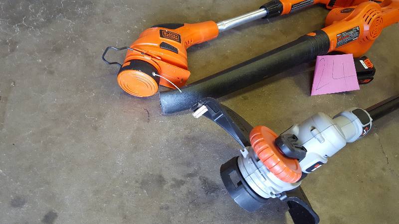 lot 124 image: Lot of assorted 20 Volt Cordless Outdoor tools 1 battery no charger in like new condition