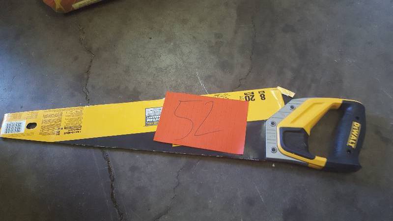 lot 52 image: Dewalt 20 Panel Saw