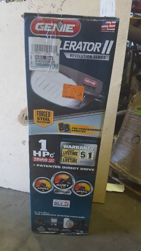 lot 24 image: Genie Excelerator II 1500 1 HP Direct Screw Drive DC Garage Door Opener 4062-TKNMV