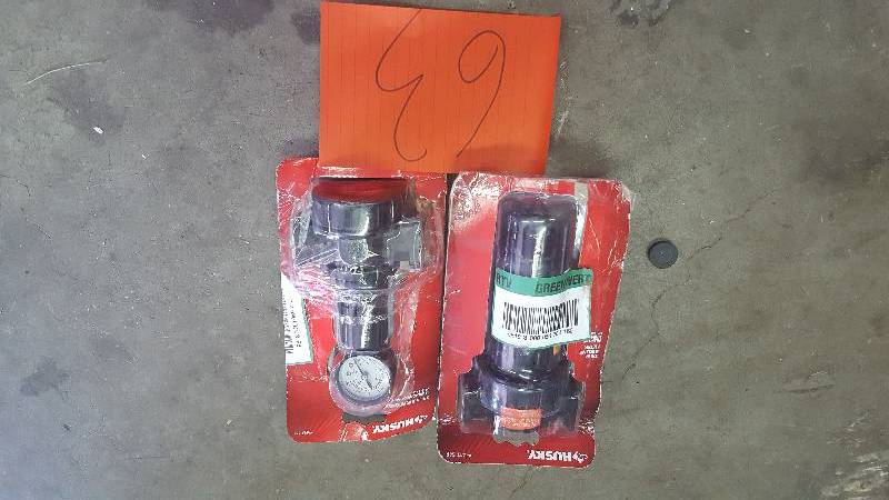 lot 63 image: Lot of 2 Husky tools