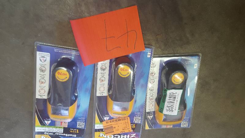 lot 47 image: Lot of 3 Studsensors