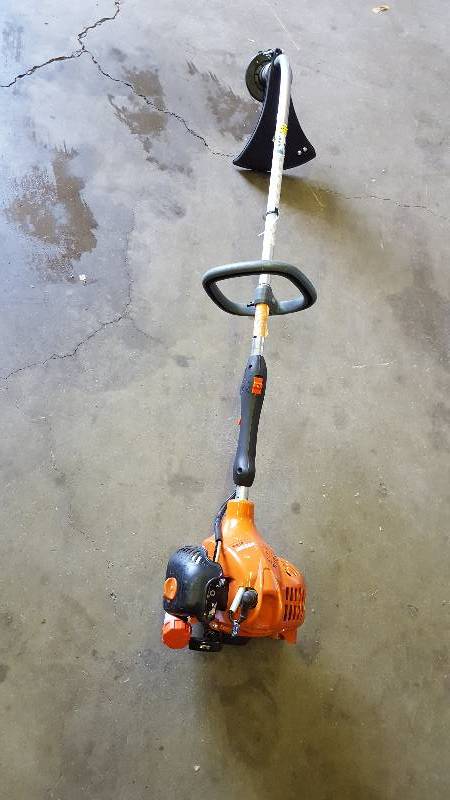 lot 97 image: Echo 2 Cycle 21.2 cc Curved Shaft Gas Trimmer GT-225 Tested works