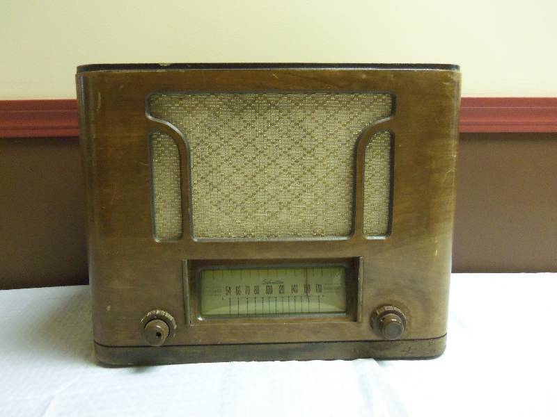 Silvertone Vintage Radio