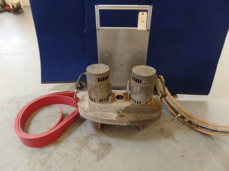 lot 7 image: Motors and Accessories