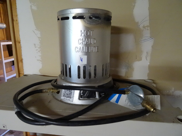 lot 4 image: Day glo propane heater