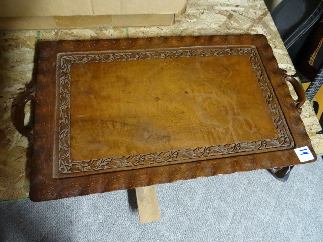 lot 19 image: Wood tray
