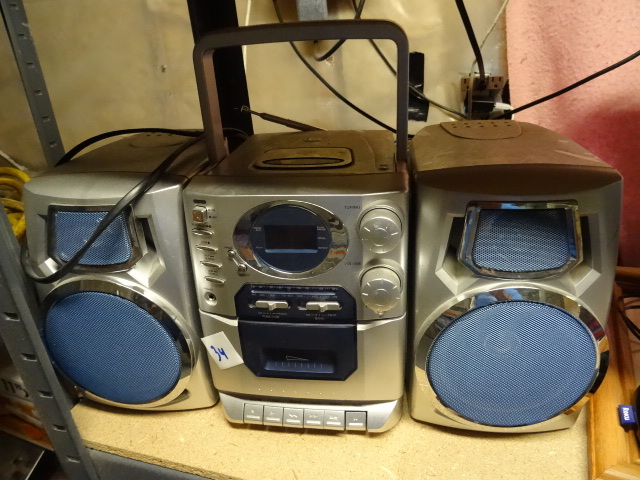 lot 34 image: Stereo