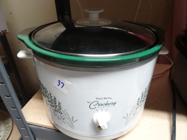 lot 37 image: Slow cooker