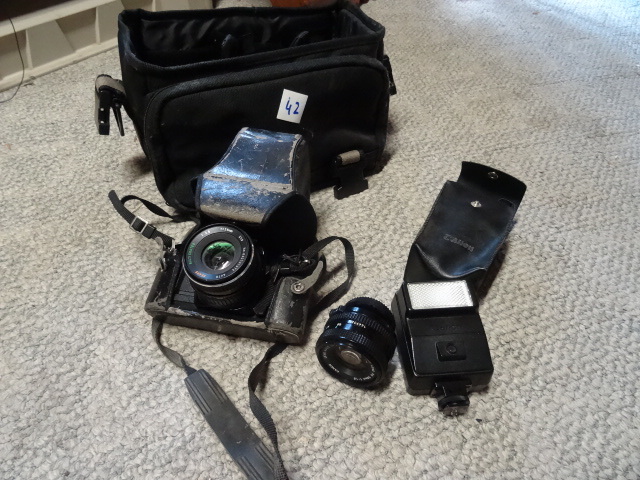 lot 42 image: Camera