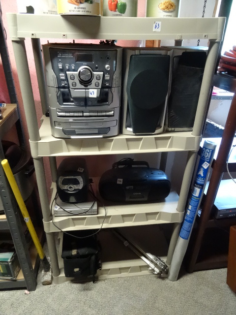 lot 63 image: Shelving unit