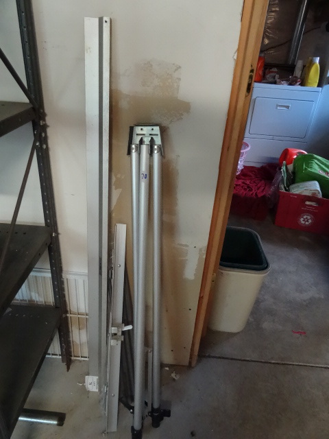 lot 70 image: Adjustable Height easel