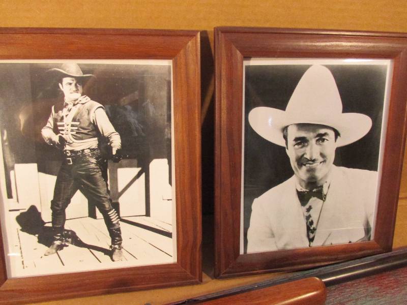 Tom Mix Lot, rifle, comic book and Pictures