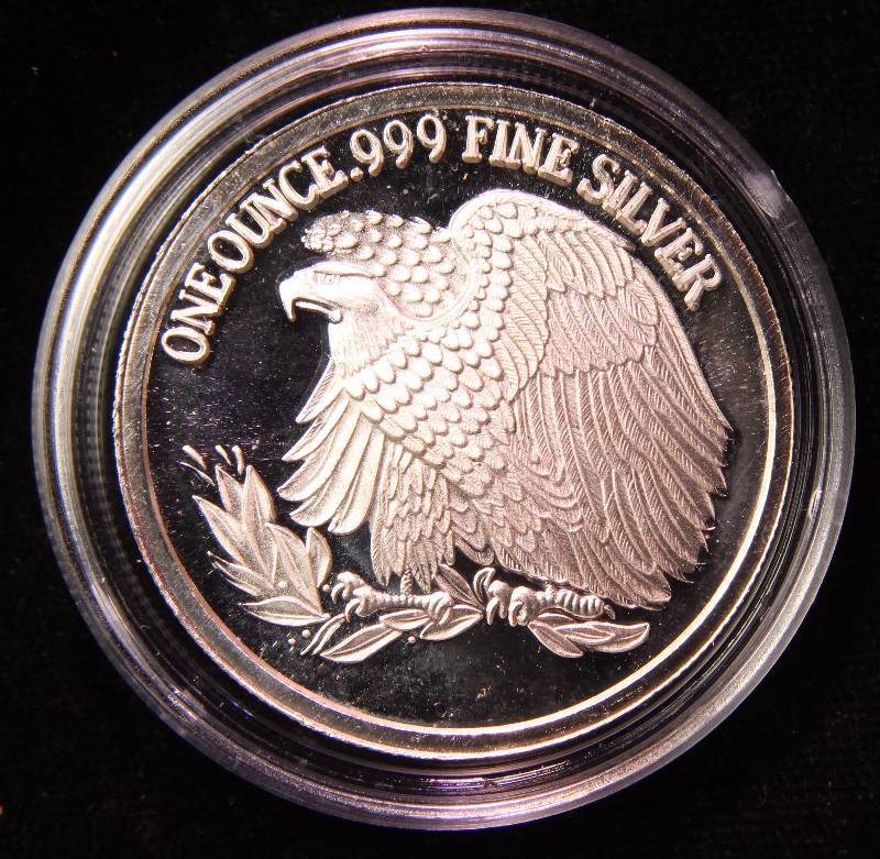 1 TROY OZ. .999 FINE SILVER SAINT GAUDENS DESIGN IN AIRTITE HOLDER