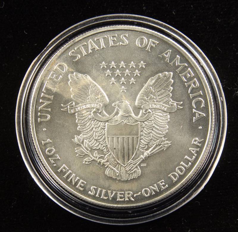 1998 AMERICAN SILVER EAGLE 1 TROY Oz. .999 FINE SILVER DOLLAR IN AIRTITE HOLDER