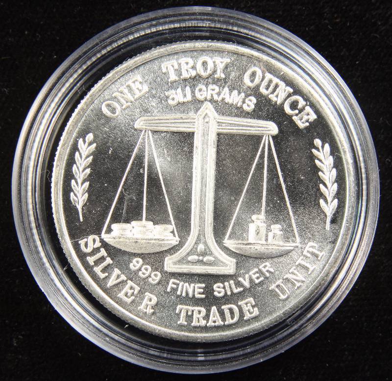 1 TROY OZ. .999 FINE SILVER VINTAGE EAGLE SILVER TRADE UNIT IN AIRTITE HOLDER