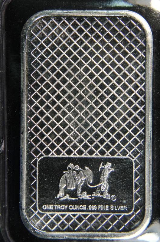 1 TROY OZ. .999 FINE SILVER BAR EAGLE DESIGN SEALED