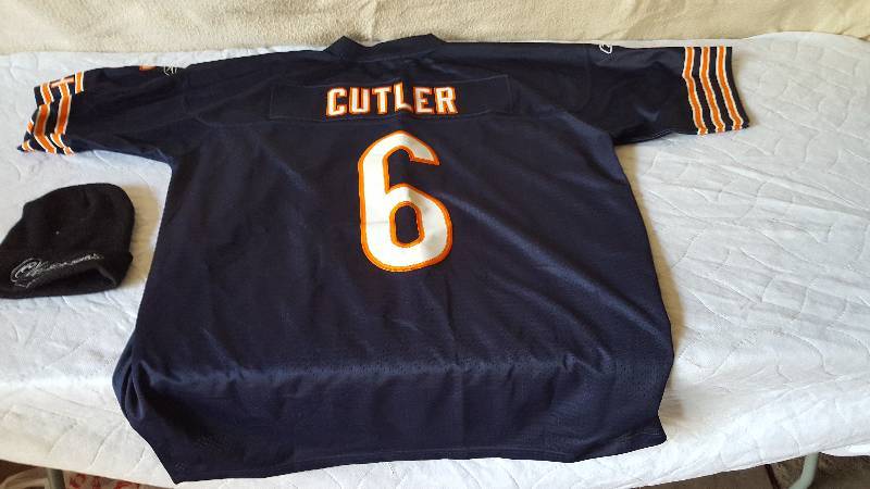 lot 22 image: Chicago Bears Jersey & White Sox Hat